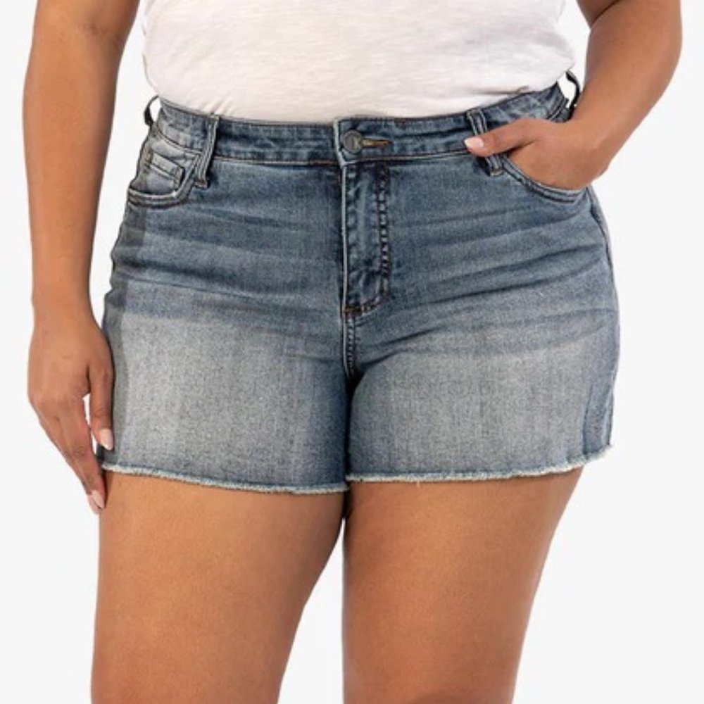 NWT Kut from the Kloth Gidget Fray Short Consolidated Medium Base Wash, size 24W
